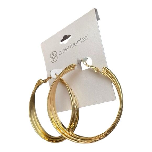 Daisy Fuentes gold tone hoop earrings NWOT - Picture 3 of 3